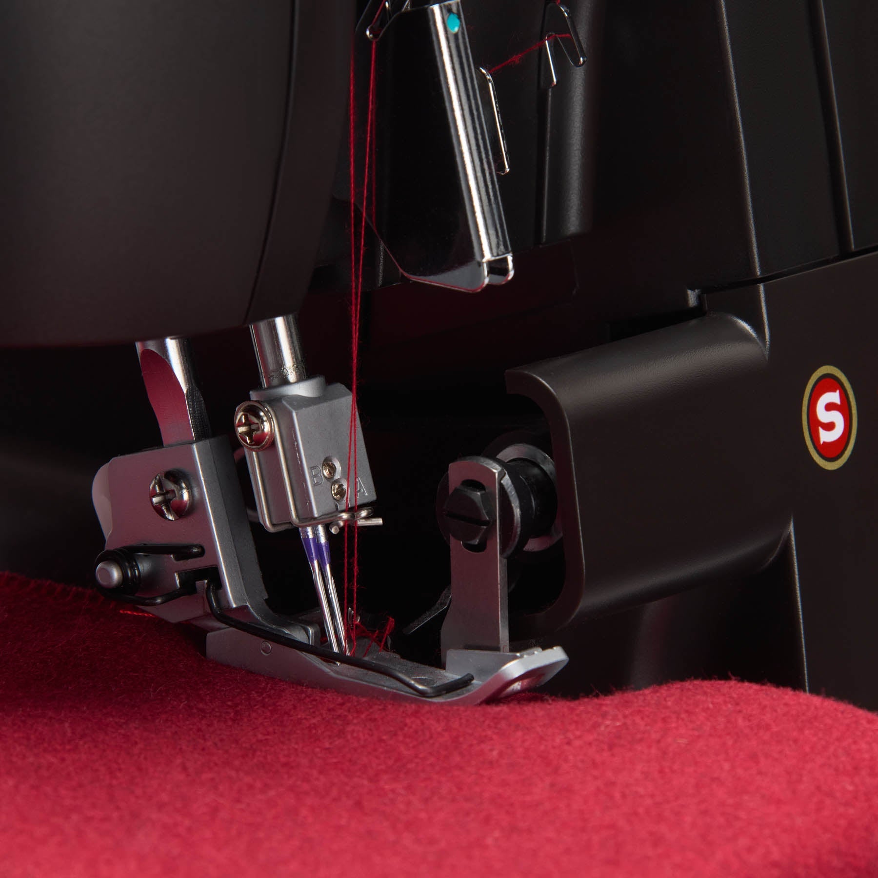 SINGER HD0500S Classic Black Serger