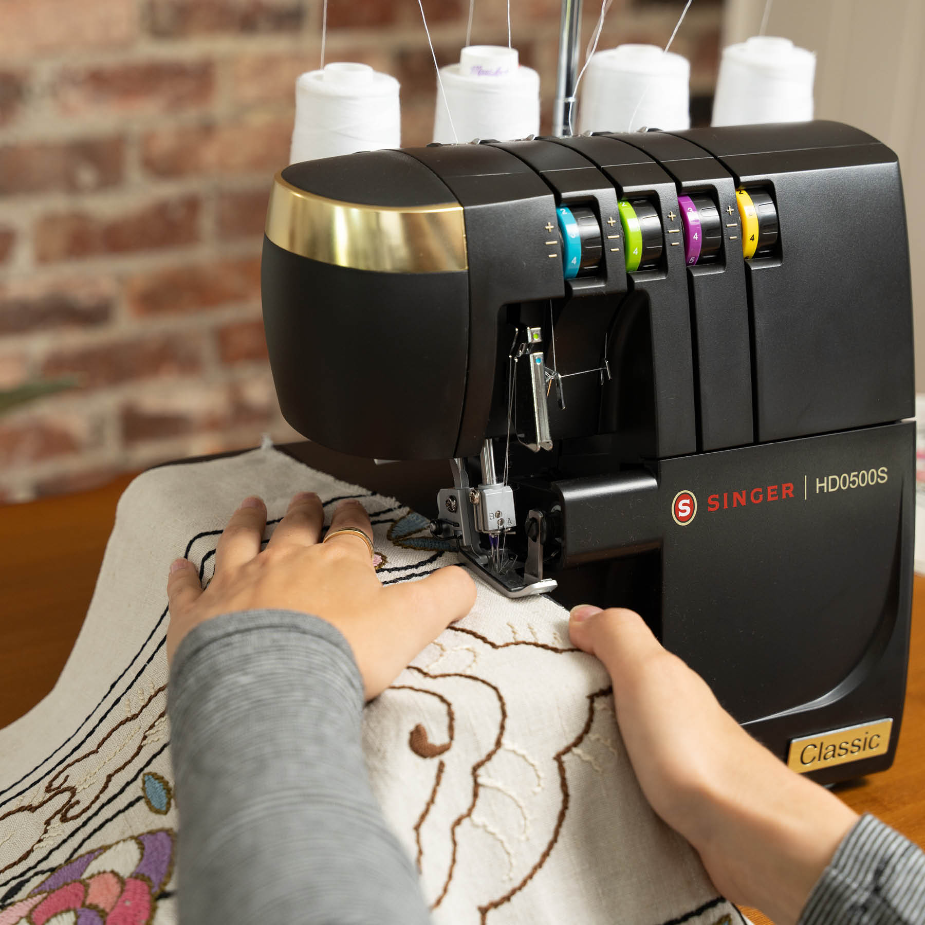 SINGER HD0500S Classic Black Serger