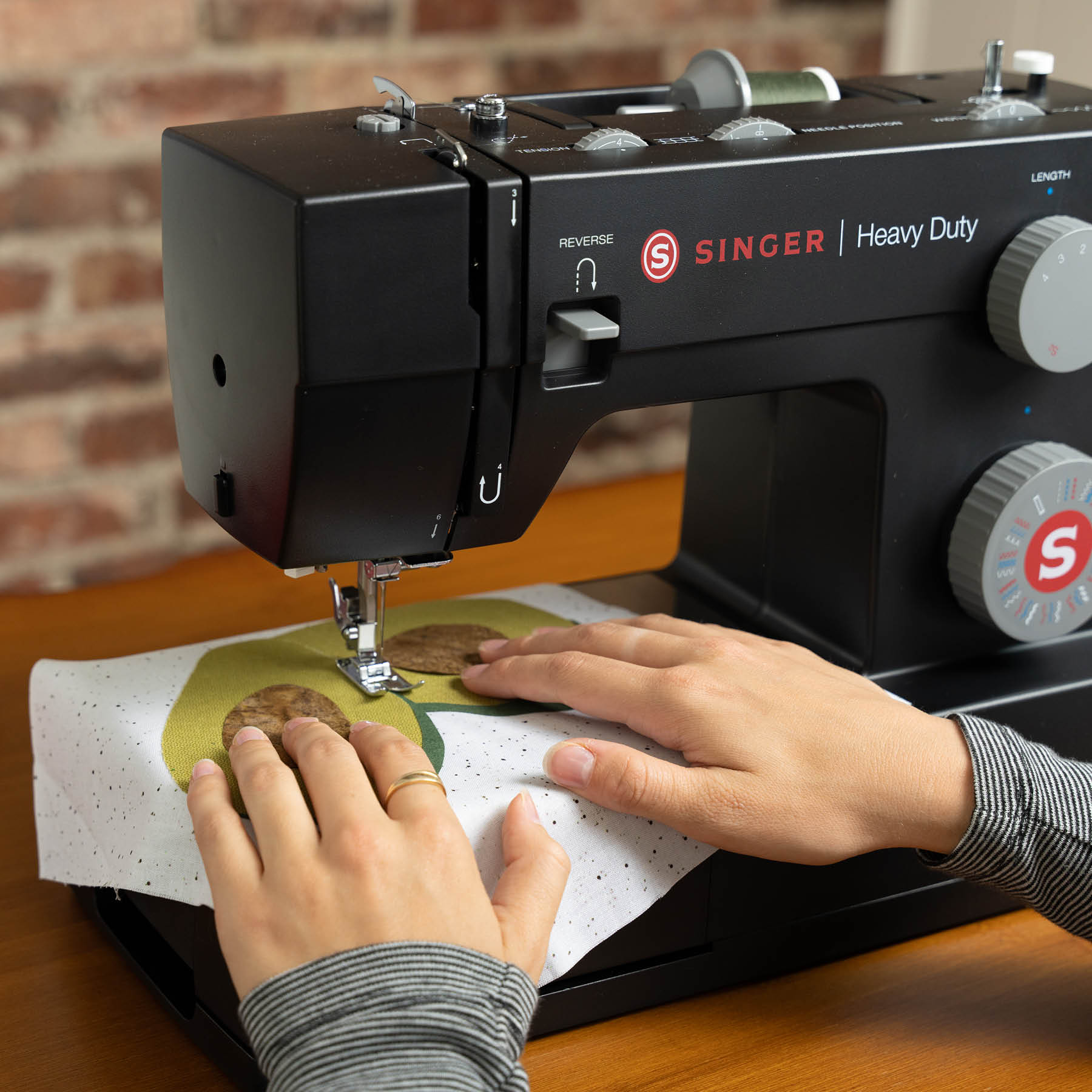 SINGER Heavy Duty 4432 Black Sewing Machine - Special Edition